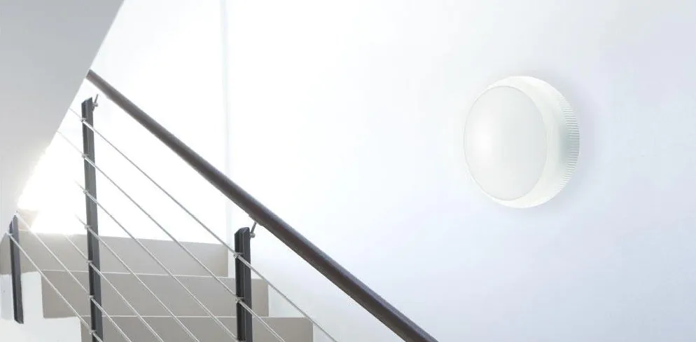 LED bulkhead portaikossa